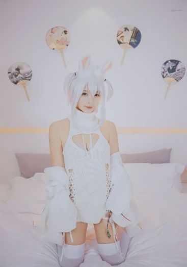 军人野外吮她的花蒂的视频