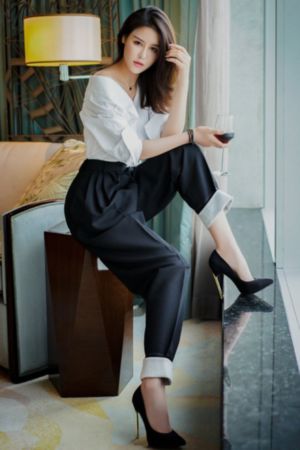 辛巴称拿1个亿替小杨哥赔付消费者